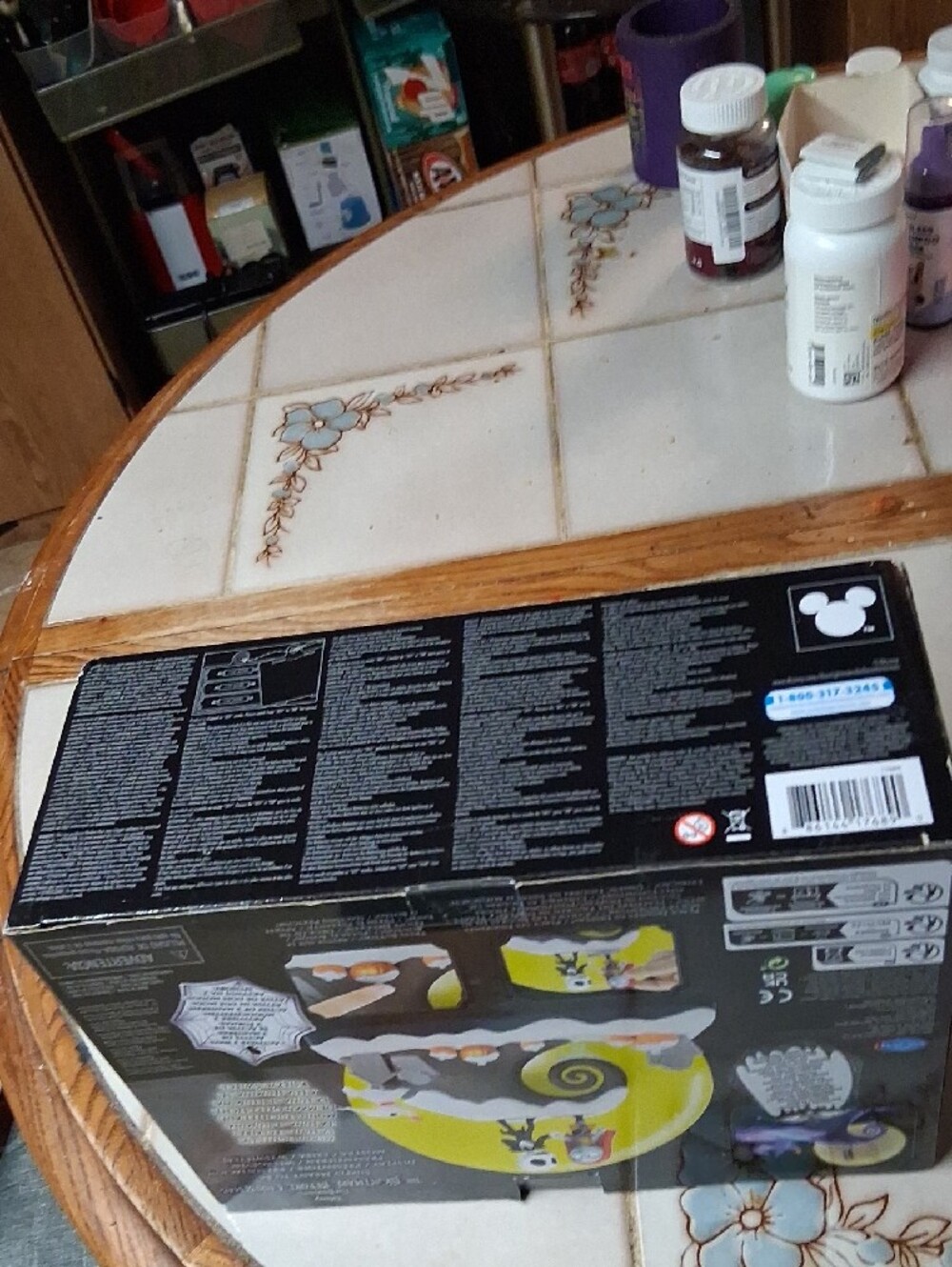 The Nightmare Before Christmas Display Kit - Black & Yellow - Picture 3 of 4